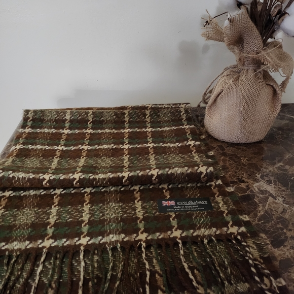 EUC 100% Cashmere Scarf